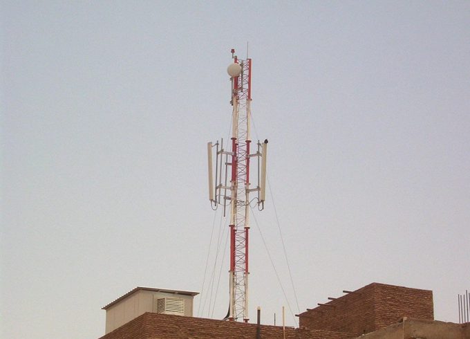 Torre de telecomunicaciones en la azotea