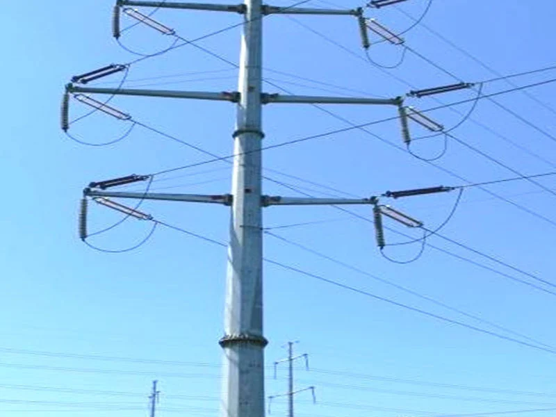 Soldadura de postes de línea de transmisión